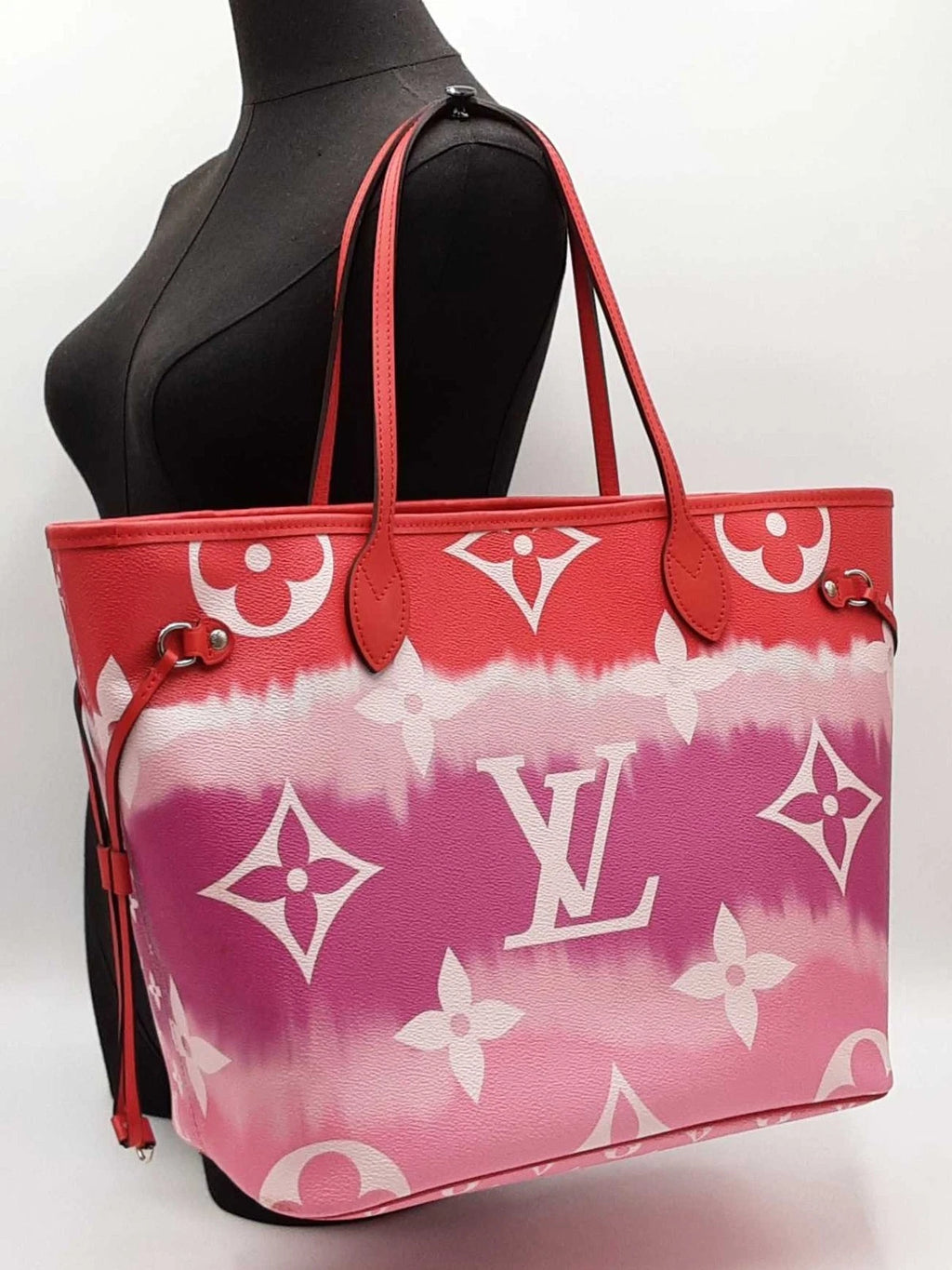 Louis Vuitton Neverfull Mm In Rouge Monogram Escale Coated Canvas Fw0326lxzxdu