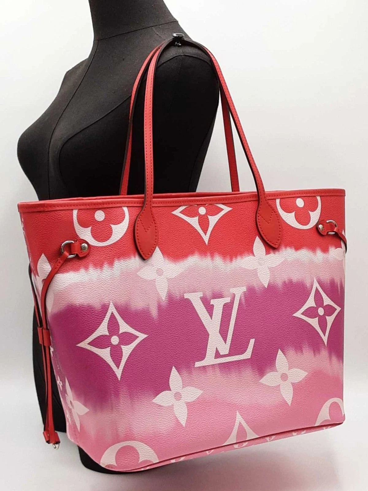 Louis Vuitton Neverfull Mm In Rouge Monogram Escale Coated Canvas Fw0326lxzxdu